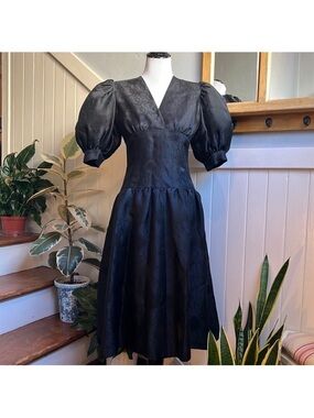 Rare Vintage Givenchy Nouvelle Boutique Black Puff Sleeve Dress Sz 38 100% Silk